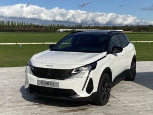 ESSAI PEUGEOT 3008 HYBRID 4 300 e-EAT8, un équilibre parfait