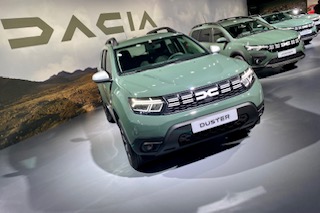 DACIA : UNE MARQUE  TOURNEE VERS L’ AVENIR.