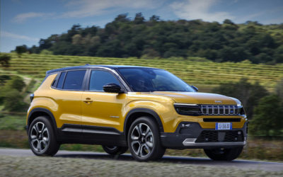 La Jeep® Avenger élue « meilleur SUV familial 2023 » par le WWCOTY