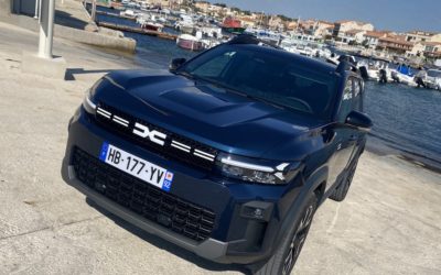 DACIA VOIT GRAND AVEC LE NOUVEAU  BIGSTER.