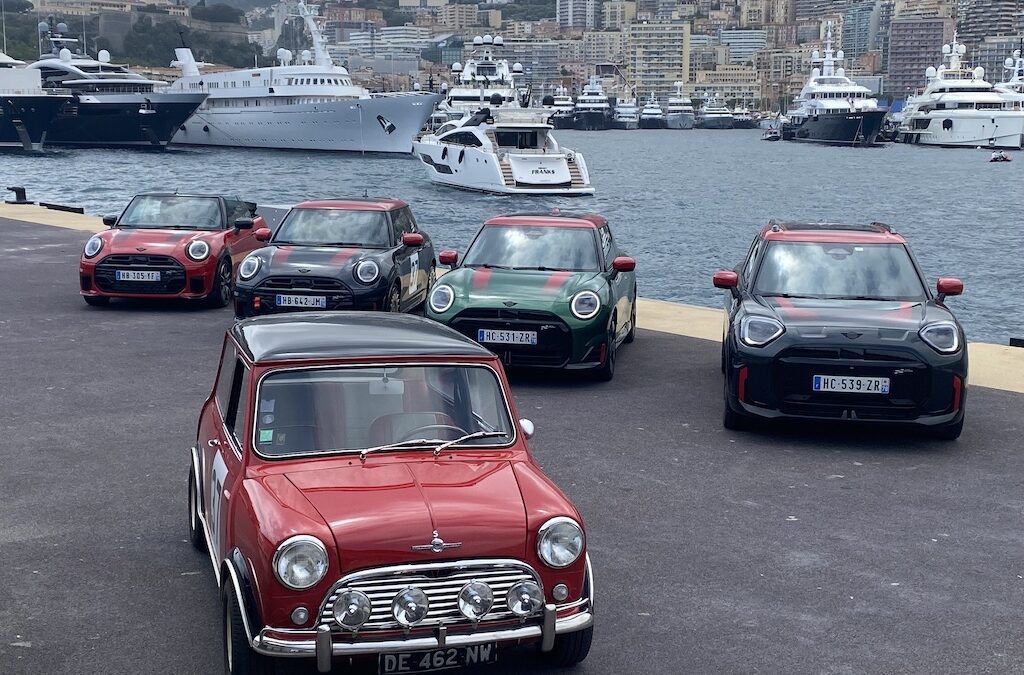 NOUVELLE GAMME MINI JOHN COOPER WORKS. SPORTIVES A TOUT PRIX.