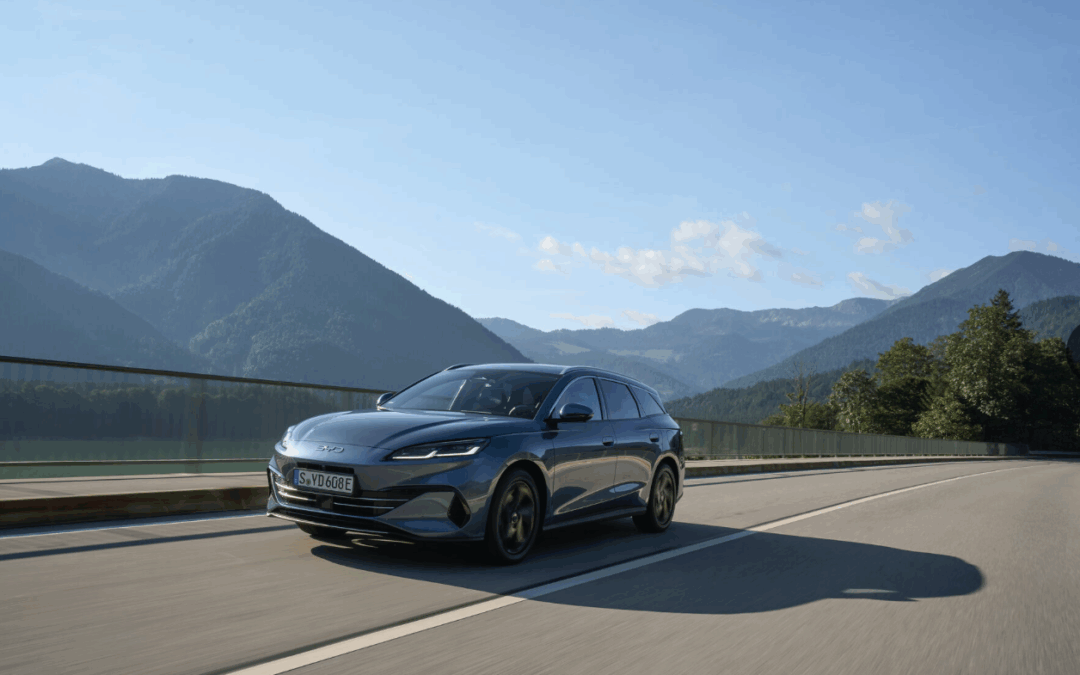 BYD PRESENTE LA SEAL 6 DM-I BERLINE ET BREAK