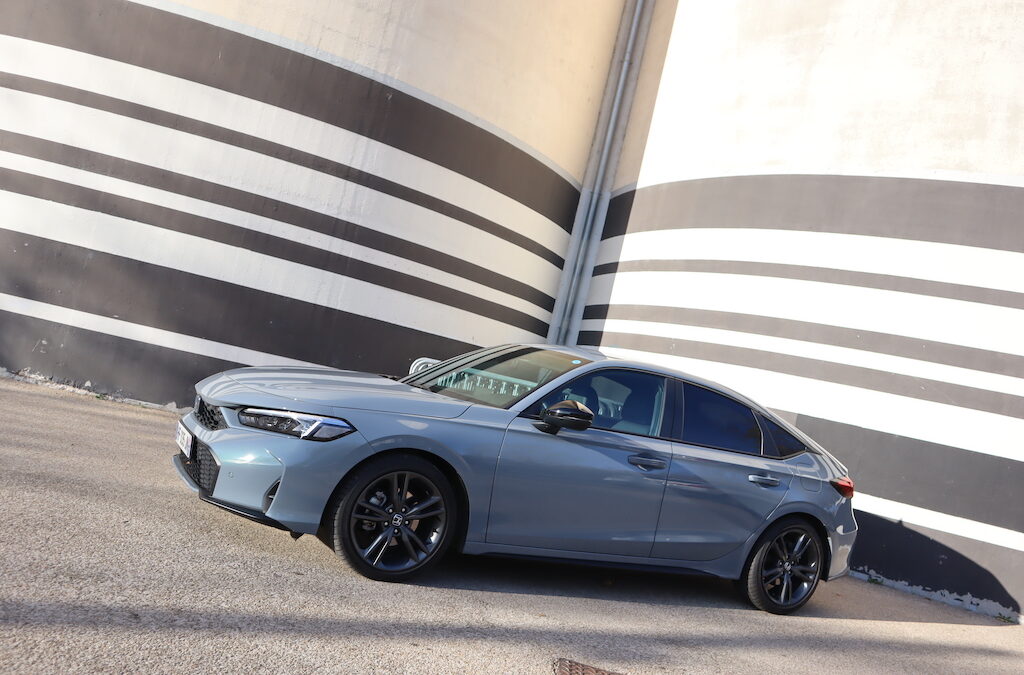 HONDA CIVIC e:HEV, UNE BERLINE DANS L’AIR DU TEMPS.